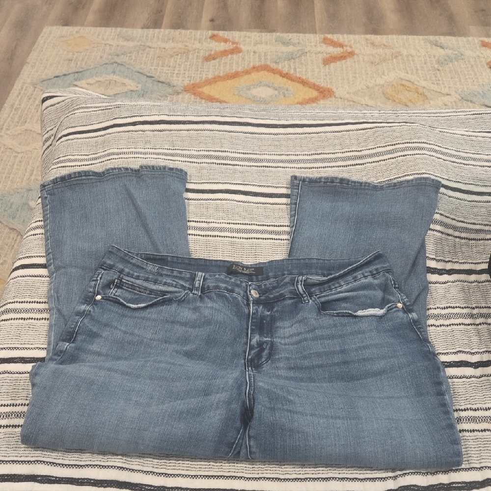 87. Judy Blue Flare Jeans - Picture 4 of 6